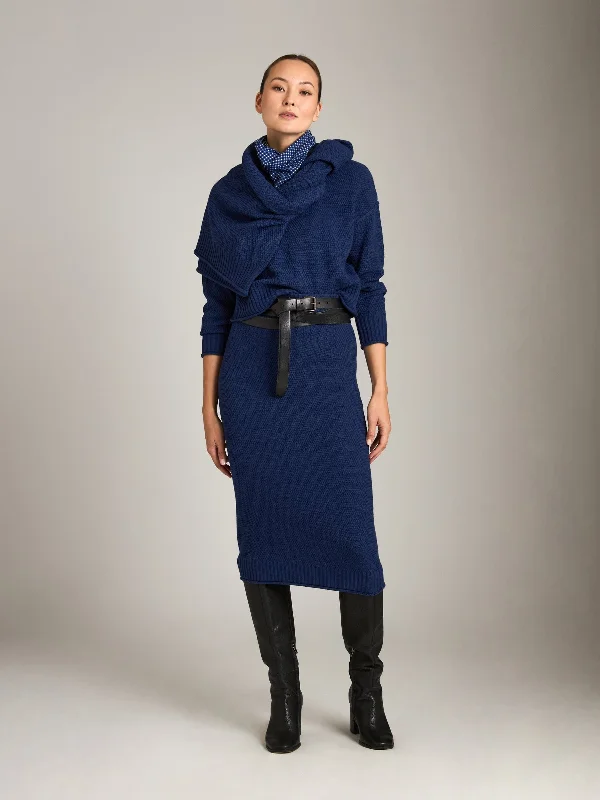 Rani Relaxed Mock Neck Sweater Fitted Slim Tailored