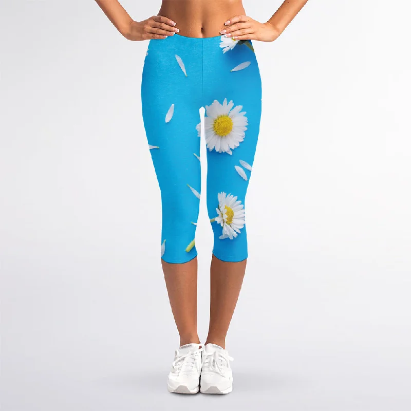 White Daisy Flower Print Women's Capri Leggings