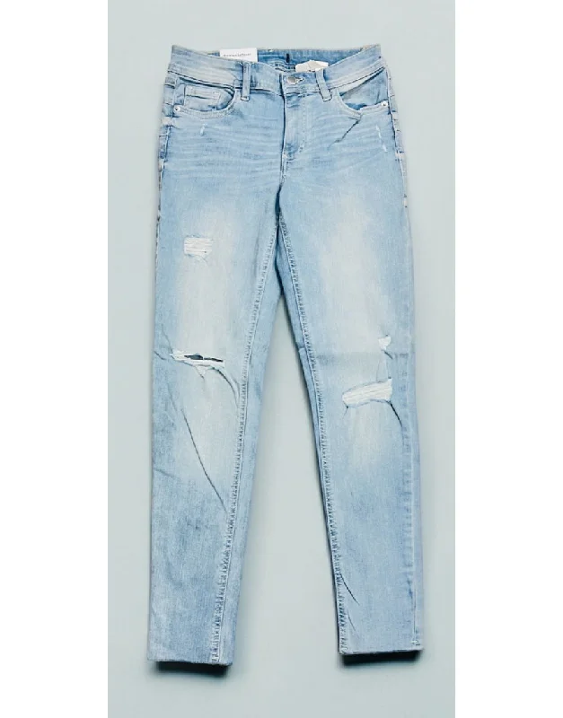 Ripped Skinny Jeans in Light Wash Classic Slim Fit Jeans